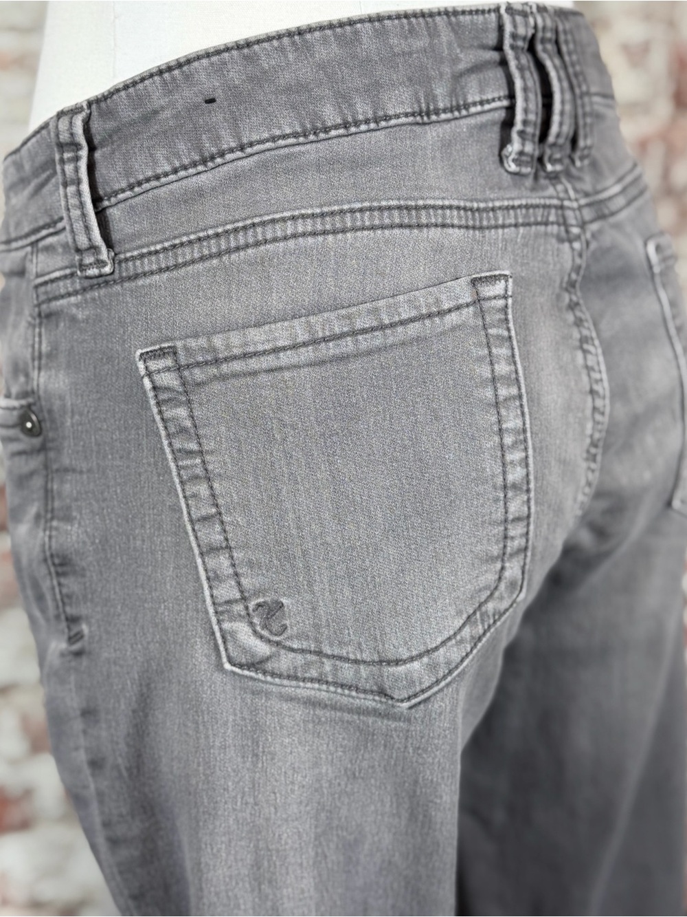 Kut from the Kloth Grey Denim Skinny Mid Rise Jeans Women’s Size 8
